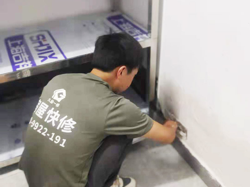上海装修公司很多都在用的，墙面掉皮简单的补救方法